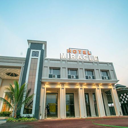 Hotel Miracle 2Km From Mahakal Temple Ujjain Εξωτερικό φωτογραφία