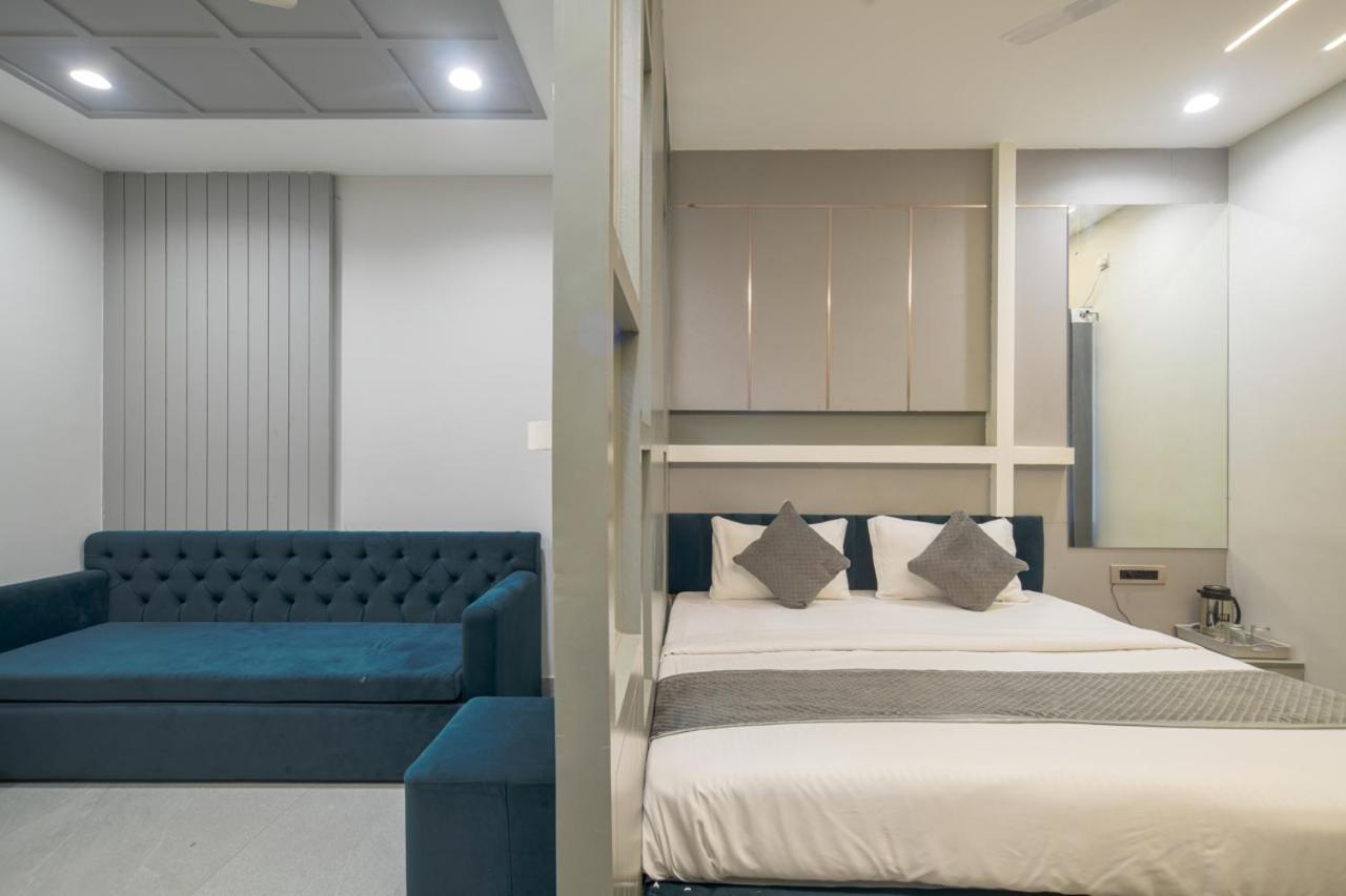 Hotel Miracle 2Km From Mahakal Temple Ujjain Εξωτερικό φωτογραφία
