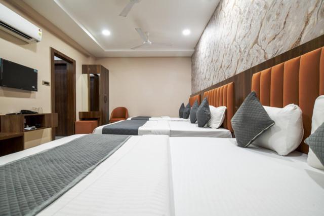 Hotel Miracle 2Km From Mahakal Temple Ujjain Εξωτερικό φωτογραφία
