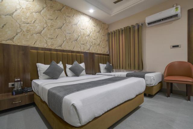 Hotel Miracle 2Km From Mahakal Temple Ujjain Εξωτερικό φωτογραφία