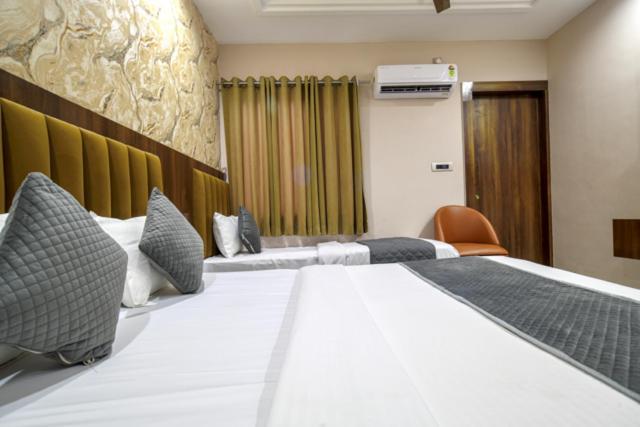 Hotel Miracle 2Km From Mahakal Temple Ujjain Εξωτερικό φωτογραφία